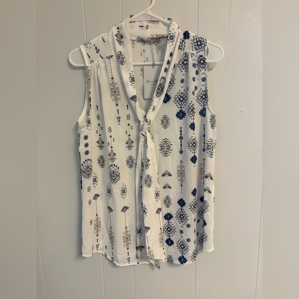 Women’s Sleeveless blouse